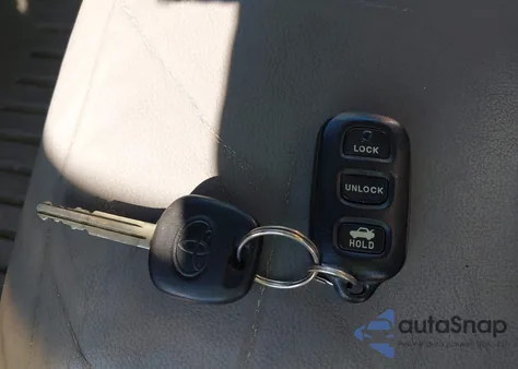 2004 Toyota Camry Xle z USA, uszkodzony, nr VIN 4T1BE30K54U928149